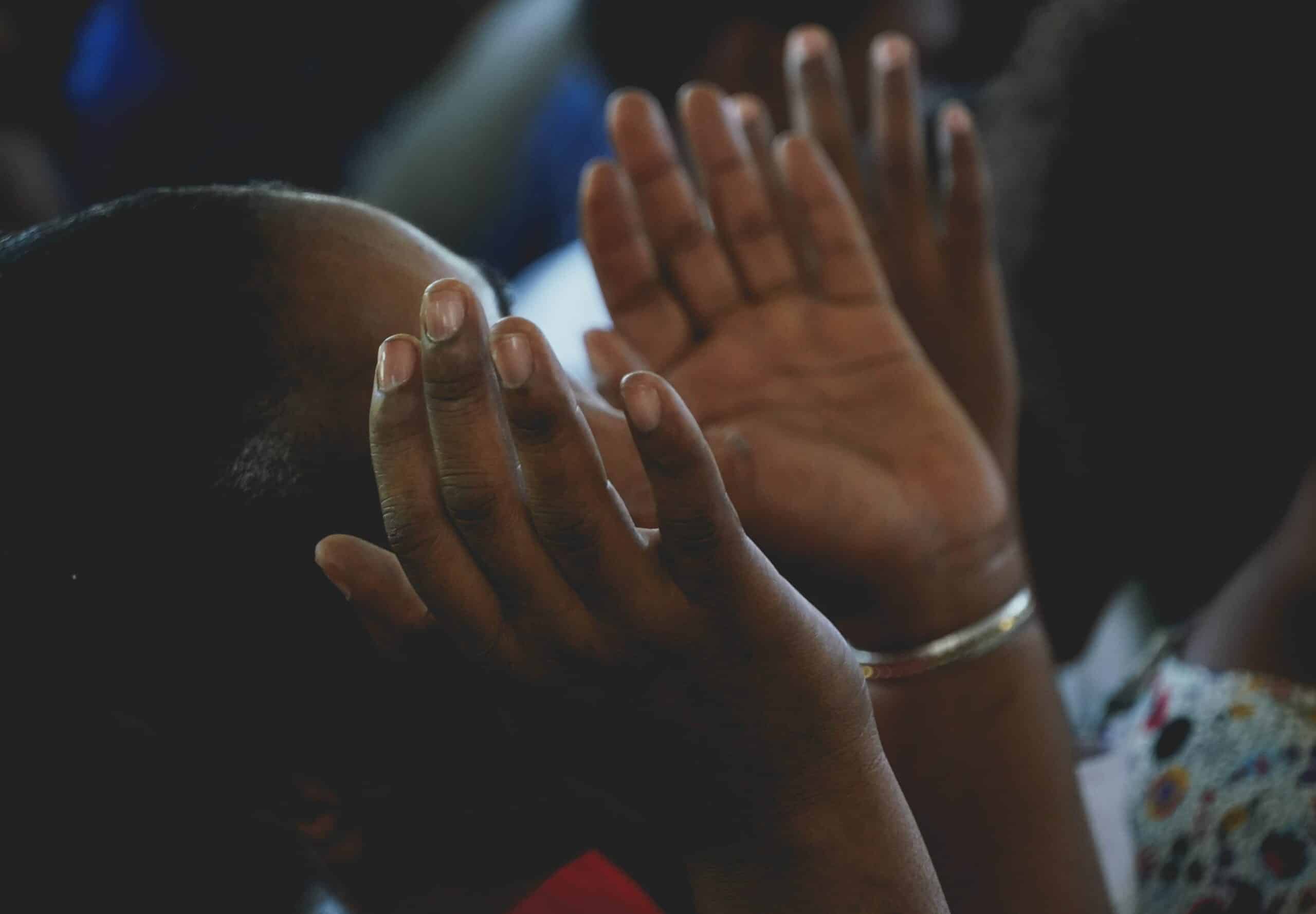 the biblical meaning of praise and worship